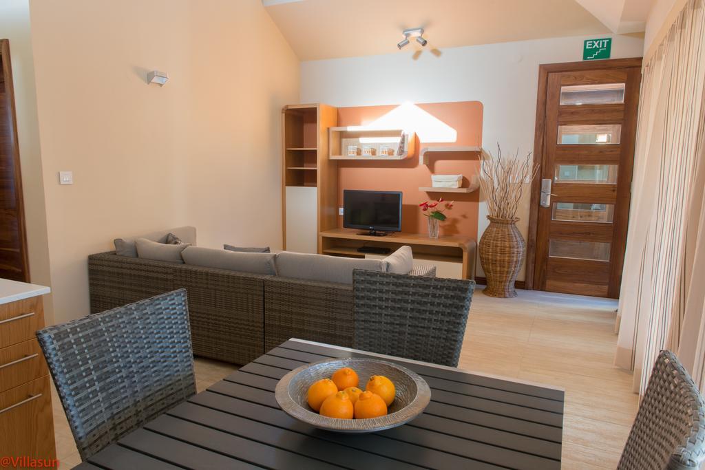 Villasun Luxury Apartments & Villas Flic-en-Flacq Exteriör bild